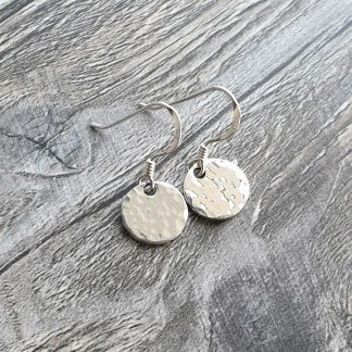 Small hammered disc earrings
