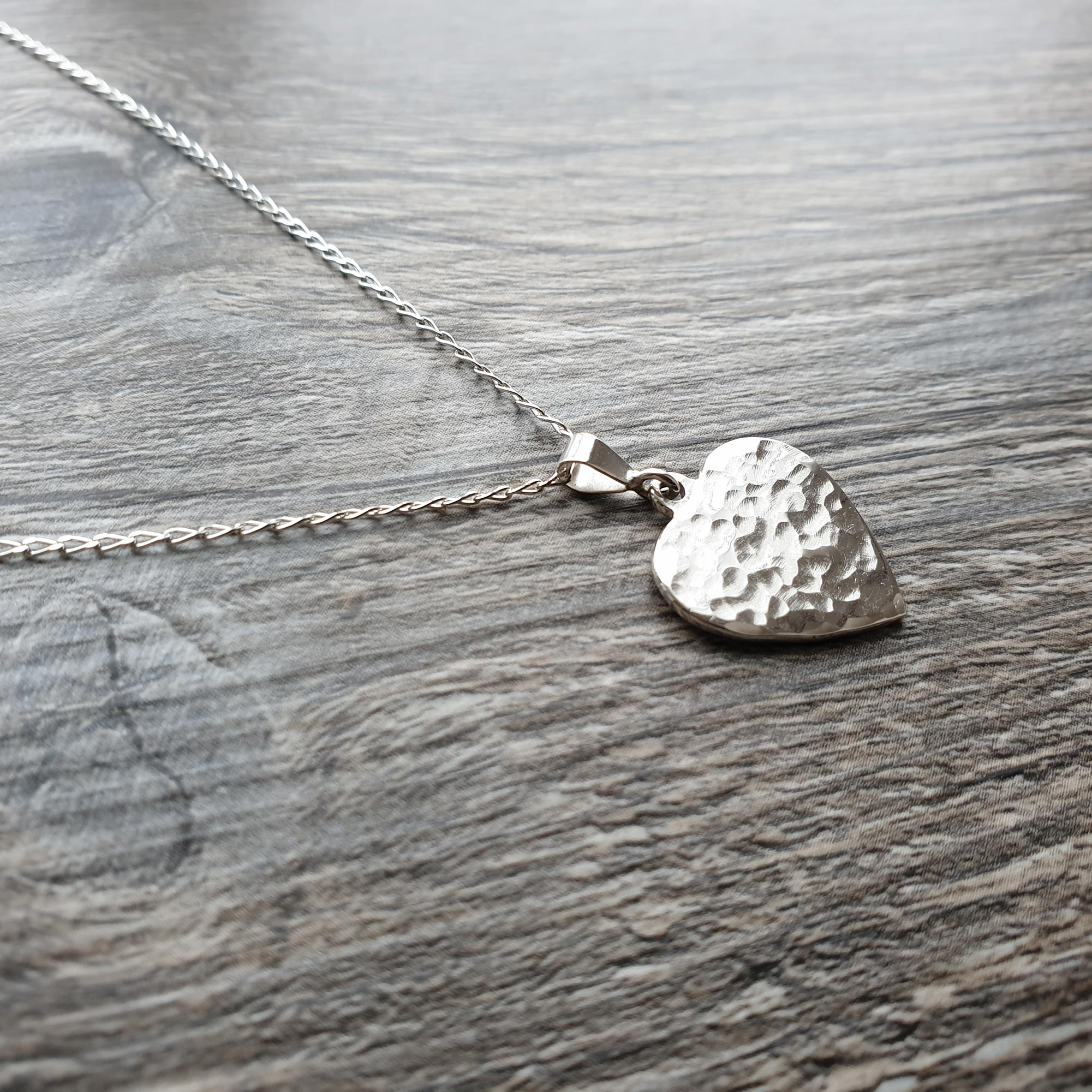 Hammered heart necklace 15mm